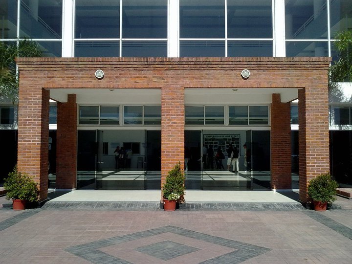 Imagen fachada del edificio de la UNPAZ.